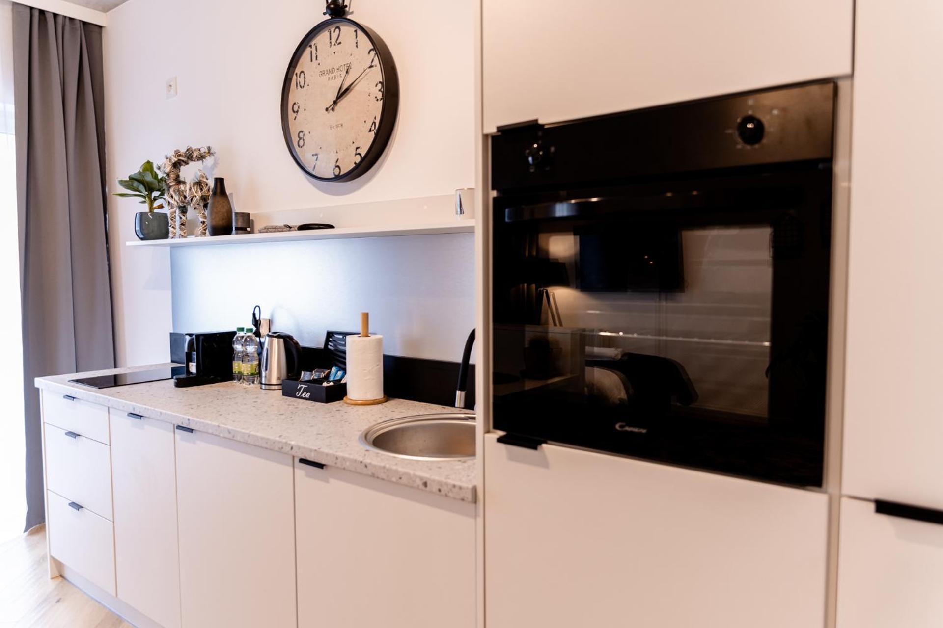 Hop & Lulu Delux Apartments Голеню Экстерьер фото