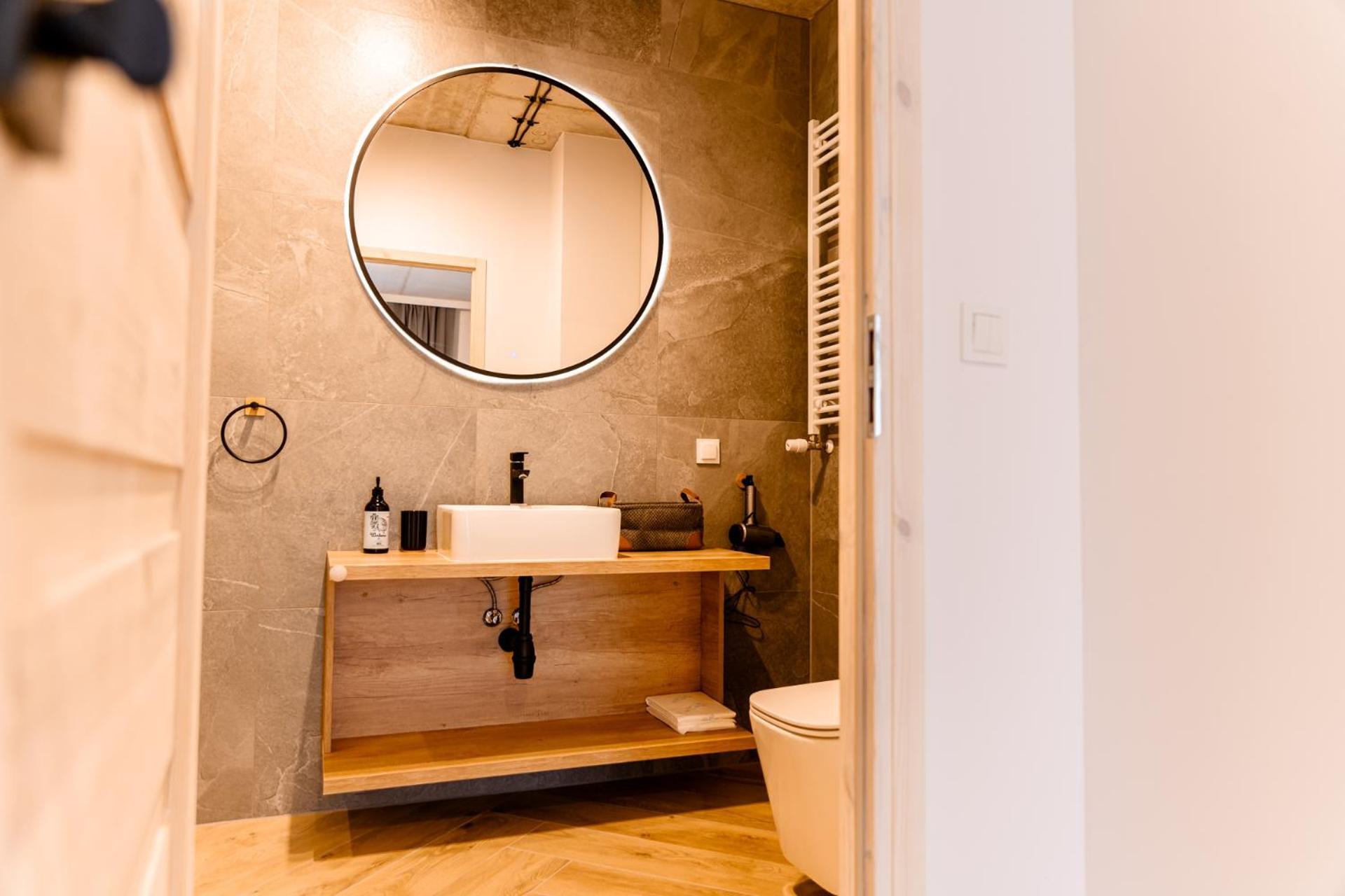Hop & Lulu Delux Apartments Голеню Экстерьер фото