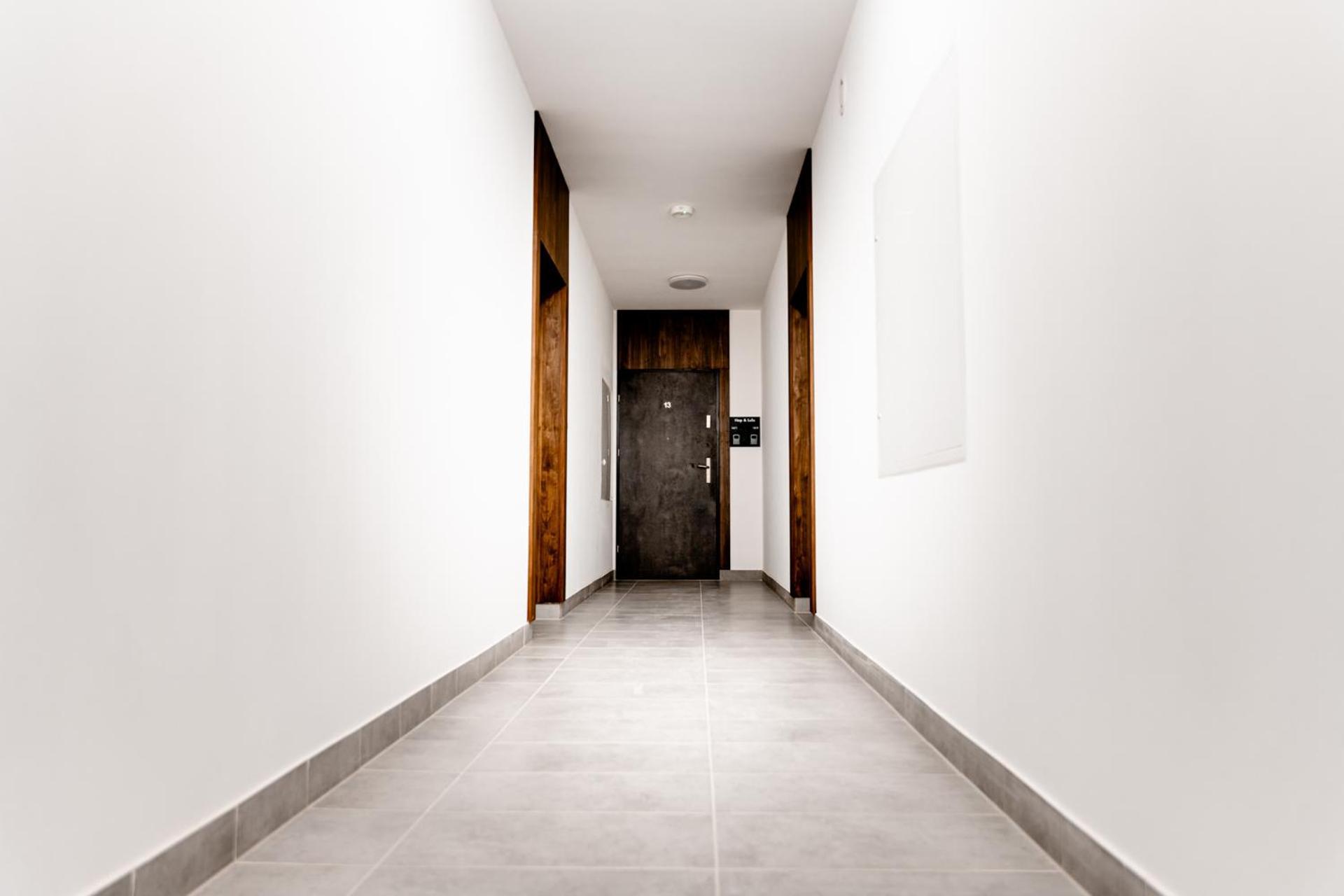 Hop & Lulu Delux Apartments Голеню Номер фото