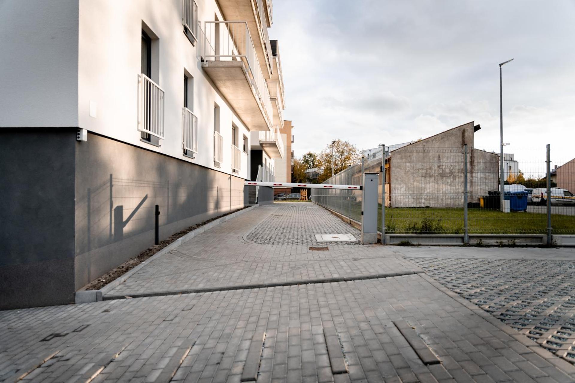 Hop & Lulu Delux Apartments Голеню Экстерьер фото